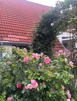 FAMILIENGLÜCK IN INDIVIDUELLER BAUWEISE- FREISTEHEND MIT WINTERGARTEN AM STADTRAND - Erfurt