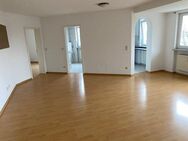 großzügige 2-Zi. Wohnung mit Einbauküche, Balkon und Tiefgarage - Altötting