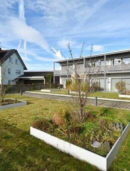 Neuwertige, bezugsfreie 4,5-Zimmer-Wohnung, barrierefrei, mit großem Balkon, seenah gelegen in Moos - Moos (Baden-Württemberg)