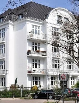 Traumhafte Dachgeschosswohnung in Winterhude! - Hamburg