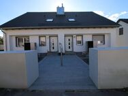 (KfW 55) Energetisch neu sanierte DHH mit Wärmepumpe, Garage und Garten - Creußen