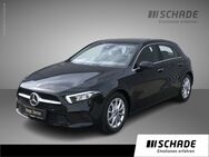Mercedes A 180, Progressive Spiegel--P, Jahr 2022 - Eisenach