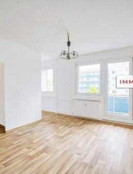 IMMOBERLIN.DE - Adrette Wohnung mit Sonnenloggia in mehrfach attraktiver Lage - Berlin