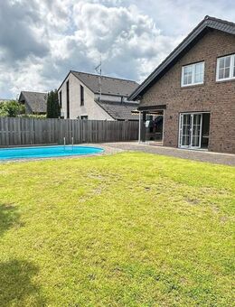 Freistehendes Einfamilienhaus mit Pool und Photovoltaik in ruhiger, zentraler Lage - Erftstadt