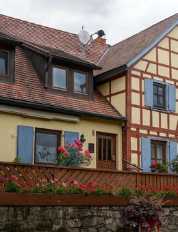 Herrliches Anwesen mit großem Garten, Scheune und Selbstversorger-Potenzial - Schillingsfürst
