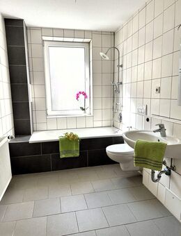 Lichtdurchflutet für Singles oder Paare mitTageslichtbad - Magdeburg