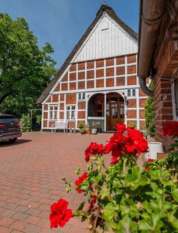 Historisches Bauernhaus mit idyllischem Garten! Plus Ausbaureserve und ggf. Bauplatz. - Drochtersen