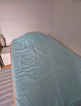 Interbett Massivholzbett (mit Lattenrost und Matratze) - München