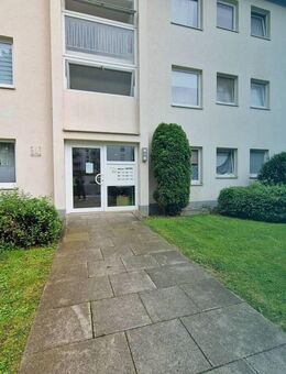 Helle und frisch renovierte 4-Zimmer-Dachgeschosswohnung - Osnabrück