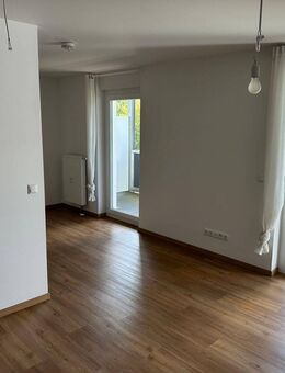 Moderne 1 Zimmer Wohnung KFW 55 mit Balkon, Einbauküche uvm. - Kemnath