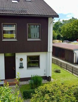 Familienfreundliches Reihenendhaus mit Garten und Garage in ruhiger Lage von Traunreut - Traunreut