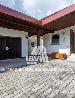 Sanierte Doppelhaushälfte mit Energieplus, großen Garagen und extra Büro - Hirschau