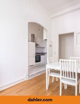 Teilmöblierte 2-Zimmer-Altbauwohnung in Spreelage - Berlin