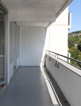 Frisch renovierte 4 Zimmer-Wohnung mit 2 Balkonen - Eppstein