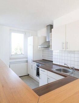 Lichtdurchflutete und geräumige Wohnung mit zwei Dachterrassen - Köln
