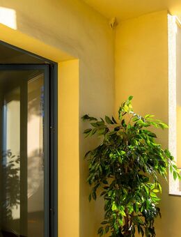 Praktisch geschnitten I Balkon I Tageslichtbad mit Wanne I Moderne Einbauküche - Magdeburg