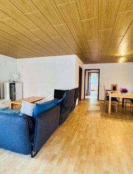 Attraktive 2,5-Zimmer-Etagenwohnung mit Balkon, EBK und TG-Stellplatz in Kirchheim - Kirchheim (Teck)