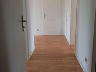 in schöner grünen Wohnanlage: 4 Zimmer/Küche/Bad Wohnung mit Balkon, Lebach, Talstraße - Lebach