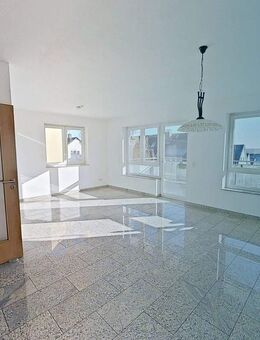 Große, lichtdurchflutete 4-Zimmer-Wohnung mit EBK, modernem Bad und 3 BALKONEN in Frankfurt-Sossenheim - Frankfurt (Main)