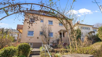 Familienidyll oder Investmentchance - Vielseitiges Wohnhaus mit Garten in Stuttgart-Wangen