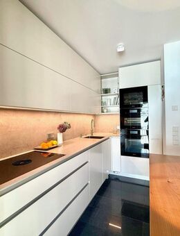 Einzigartiges Designer Stadthaus (im Sondereigentum) mit exklusiver Ausstattung, bis zu 5 Zimmer möglich, 2 Garagenplätze, Garten.... - Erfurt