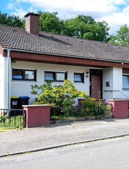 Bungalow mit pool und großem Grundstück in Kaiserslautern - Kaiserslautern