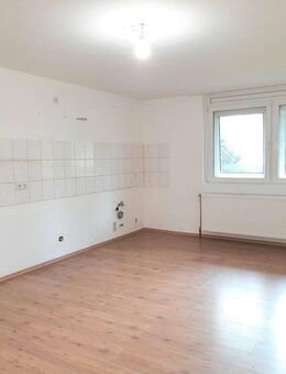 RE-Stuckenbusch! Ideal für Berufspendler: Renoviertes Appartement für berufstätige Einzelperson. - Recklinghausen
