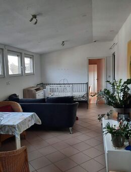 INNENSTADTNAHE 2-Zi.DG-WOHNUNG - mit Balkon und Abstellraum in Oberesslingen - 137-24 - Esslingen (Neckar)