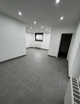 3 Zimmerwohnung im Erdgeschoss in Wallstadt mit Gartenanteil - Mannheim