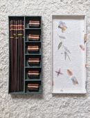 Essstäbchen-Geschenkset aus Holz mit Ablagen in 52062