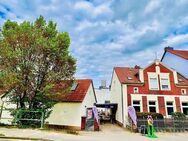 Wassergrundstück mit Einfamilienhaus, ausgebautem Nebengebäude & Bootshaus mit Hafen - Grünheide (Mark)