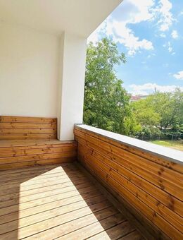 Striesen-West: Charmante Wohnung mit sonnigem Balkon zum entspannen und moderner Einbauküche - Dresden