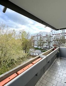Gepflegt & schön gelegene 2-Zimmer-Wohnung, 5.OG mit Lift, Südbalkon, Keller & TG, geringe Erbpacht - Erding