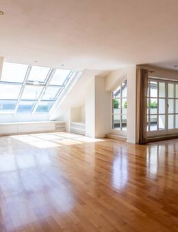 Altes Westviertel: 3-4 Zimmer-Wohnung mit Dachterrasse - Ingolstadt