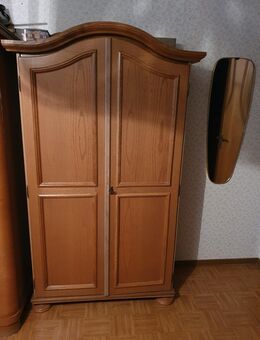 Schöner Vintage Kleiderschrank - Espenau