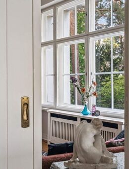 Stilvolle Altbauwohnung mit Wintergarten am Elsterplatz - Berlin