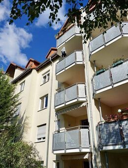 Bezugsfreie Zwei-Raum Wohnung mit Südbalkon und TG-Stellplatz - Radeberg