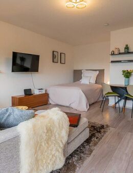 Vollmöblierte 1-Zimmer-Wohnung mit Balkon, Aufzug und eigenem Stellplatz in zentraler Lage von Düsseldorf-Benrath - Düsseldorf