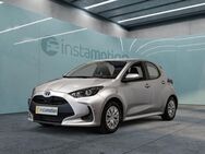 Toyota Yaris, 1.5 Dual-VVT-iE SERV, Jahr 2022 - München