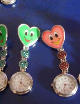 GWK-470.1 Schwesternuhr, Krankenschwester, Kitteluhr, Kasakuhr, Nursing Watch Pink - Lübeck