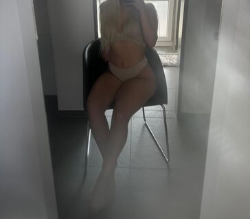 Neu in der Stadt ❤️ deutsche LUNA, 20 J.❤️ supergeil mit sexy Po und scharfer Figur ❤️ Privat * diskret