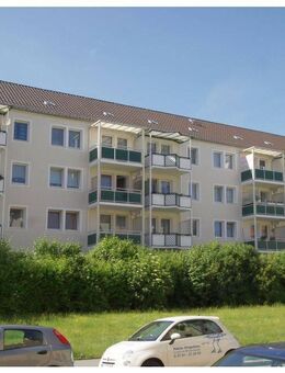 schöne 3-Raum-Wohnung mit Tageslichtbad - Plauen