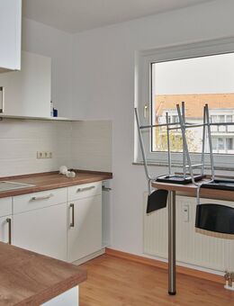 ERSTBEZUG nach SANIERUNG !!! Provisionsfreie 2-Raumwohnung mit Balkon zu vermieten !!! - Flöha