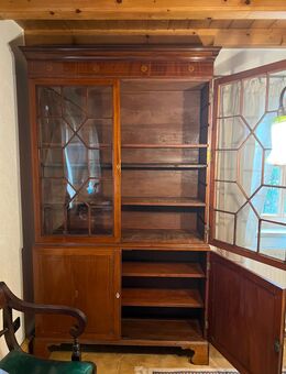 Vitrinenschrank - Triftern