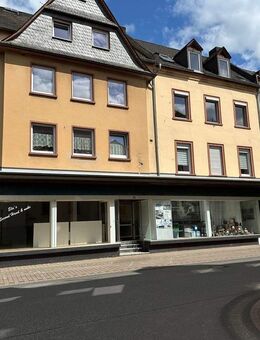 2 vermietete MFH mit insges. 5-6 Wohnungen, Gewerbefläche und Garagen in attraktiver Lage von Zell - Zell (Mosel)