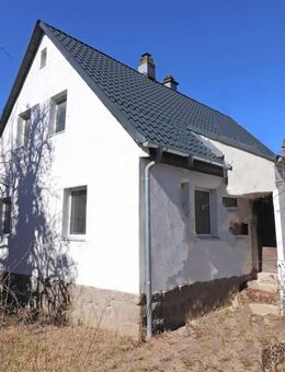 Kleines Wohnhaus mit Potenzial - teilweise renoviert, mit neuer Dacheindeckung und Fenstern - Neustadt (Waldnaab)