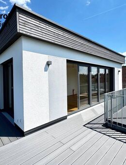 Exklusives Penthouse in grüner Umgebung - barrierefrei mit Aufzug in kleiner Stadtvilla & nachhaltigem energetischen Konzept - München