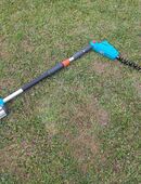 Gardena Teleskop Heckenschere THS 18V 42 Akku Ladegerät in 99428