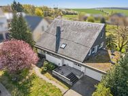 Top gepflegtes Zweifamilienhaus mit großem Garten! Einziehen und Wohlfühlen! - Weisel