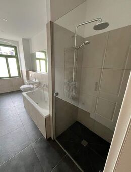 Ruhige citynahe Lage modern saniert mit EBK *** Parkett und tollen Fliesen - Chemnitz